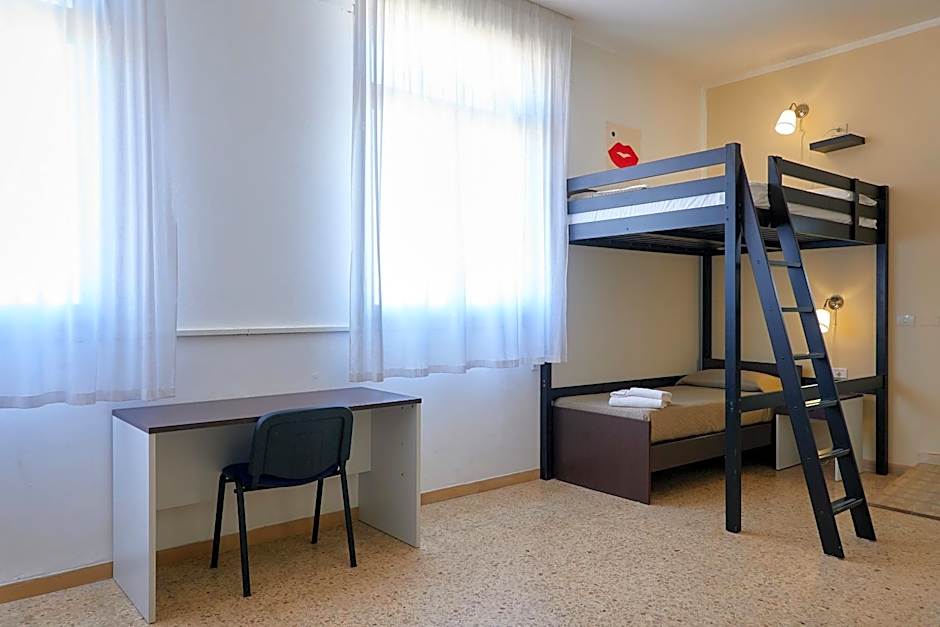 Soleē, Family Holidays & Hostelling