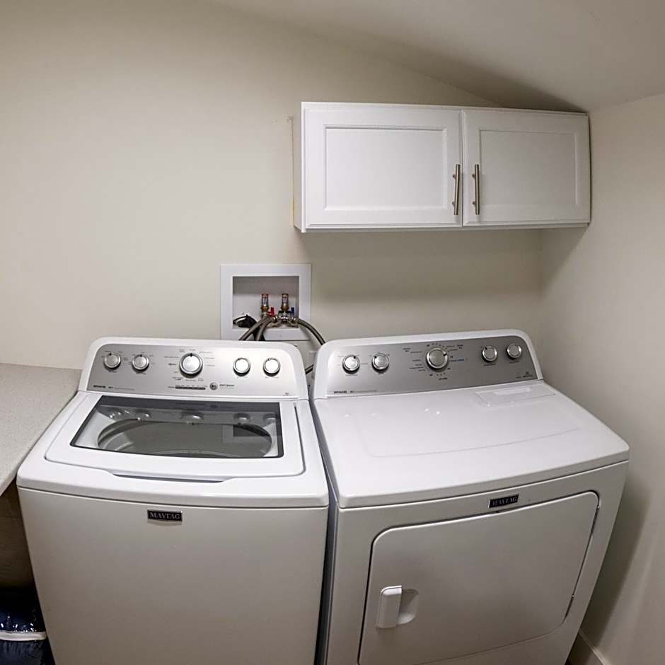 Captain Dan's Sunset Suite