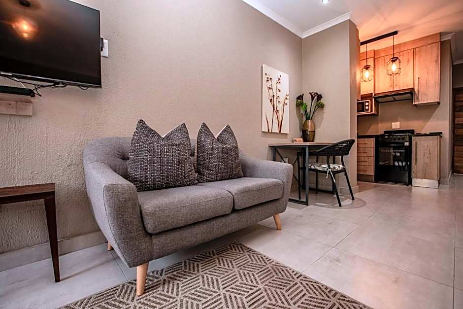 Bushbaby Valley Lodge