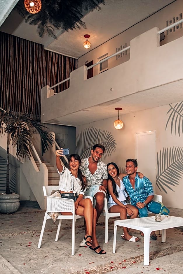 Ahava Hotel