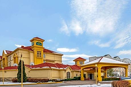 La Quinta Inn & Suites by Wyndham Salt Lake City Airport