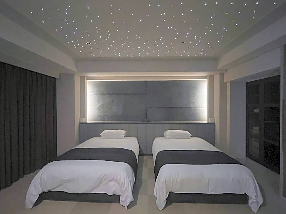 Photo 1 of 4 of Executive Suite