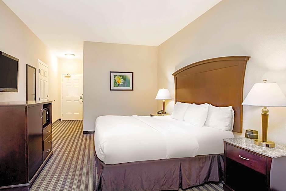 La Quinta Inn & Suites by Wyndham Fowler