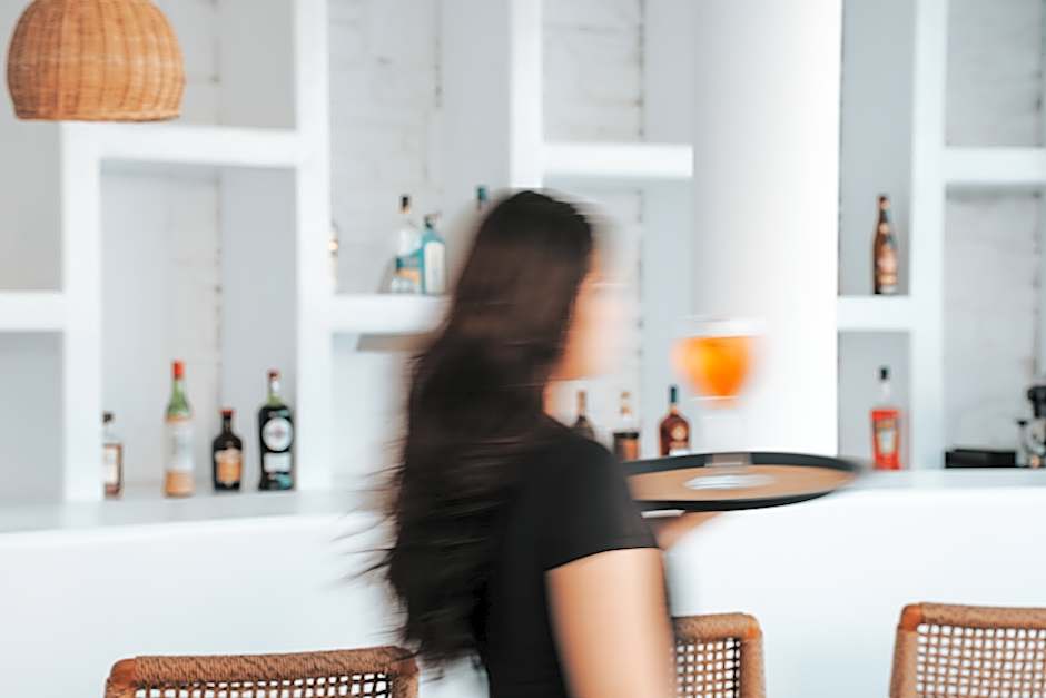 Mr & Mrs White Tinos