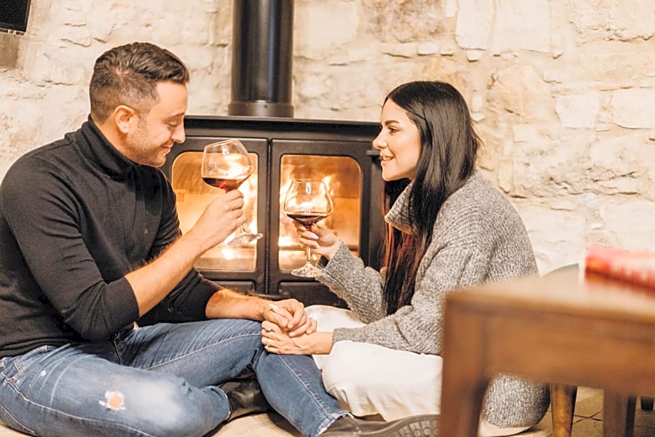 Oinou Strata - Adults Only