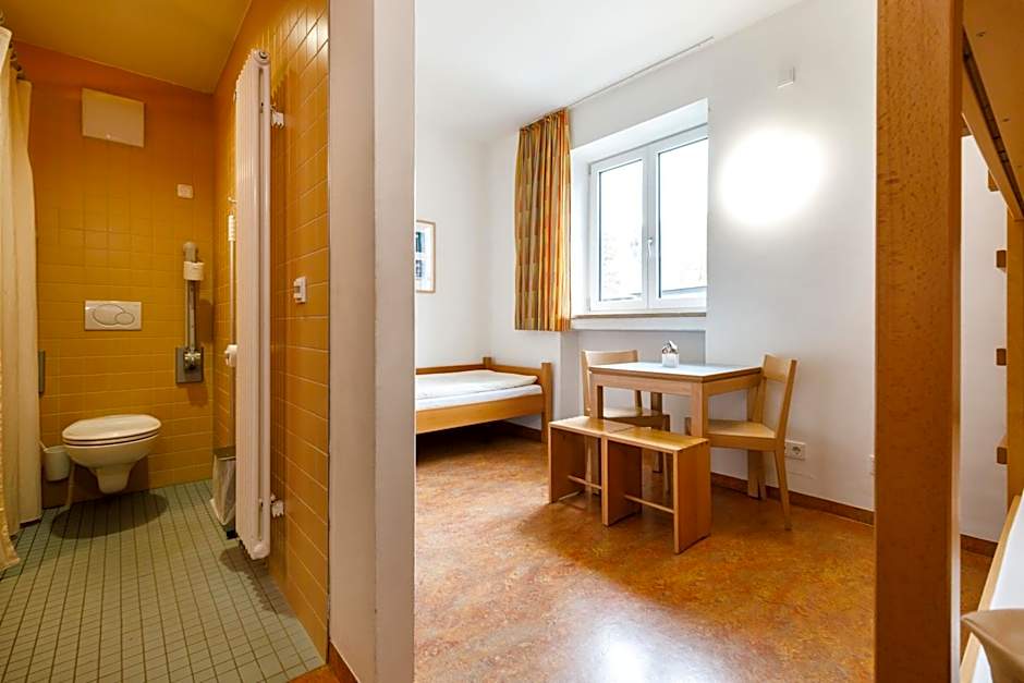 Jugendherberge Garmisch-Partenkirchen - membership required!