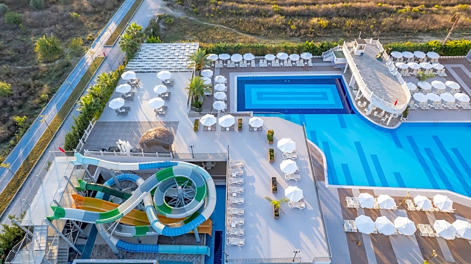 J'Adore Deluxe Hotel & Spa