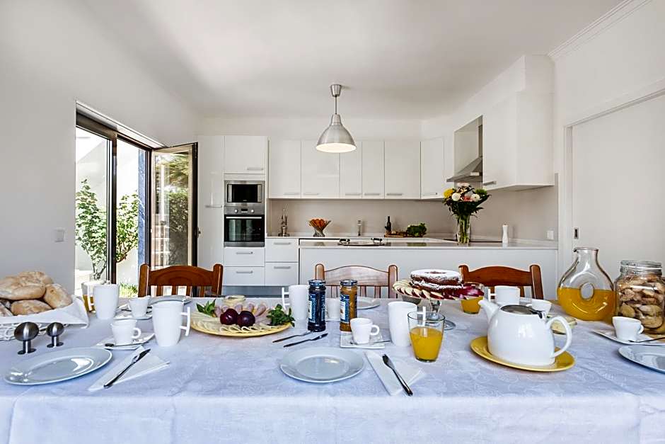 Beachouse - Surf, Bed & Breakfast