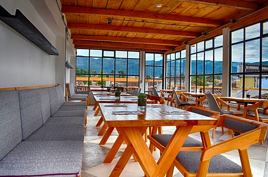 La Tozi Hotel