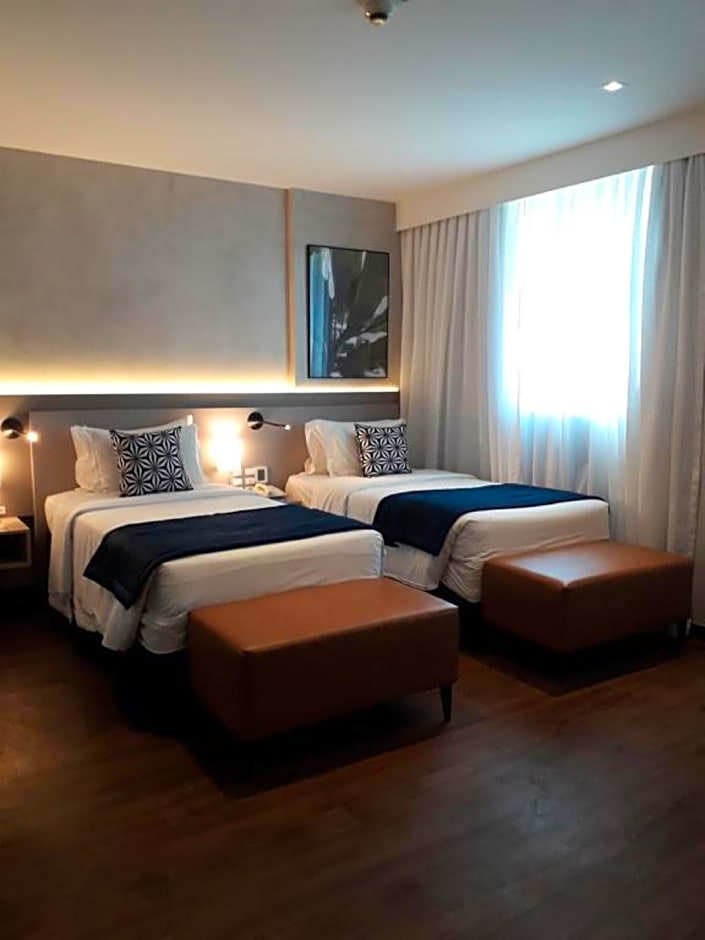 Photo 1 of 1 of Premier Luxury 2 Twin Beds