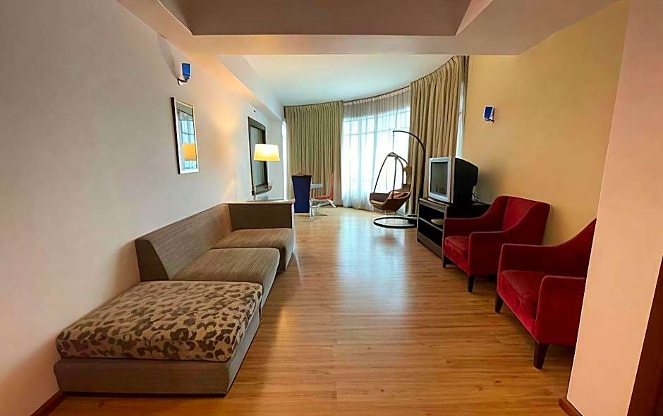 Oriental Crystal Hotel