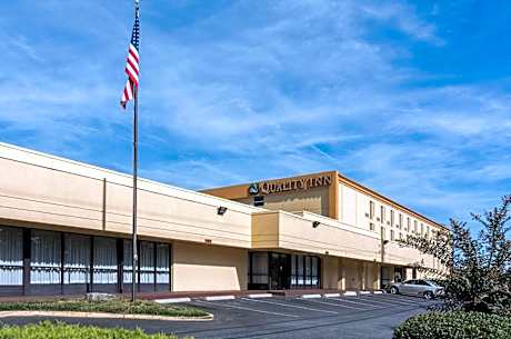 Quality Inn Near Joint Base Andrews-Washington Area