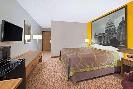 1 King Bed Accessible Room Non-Smoking