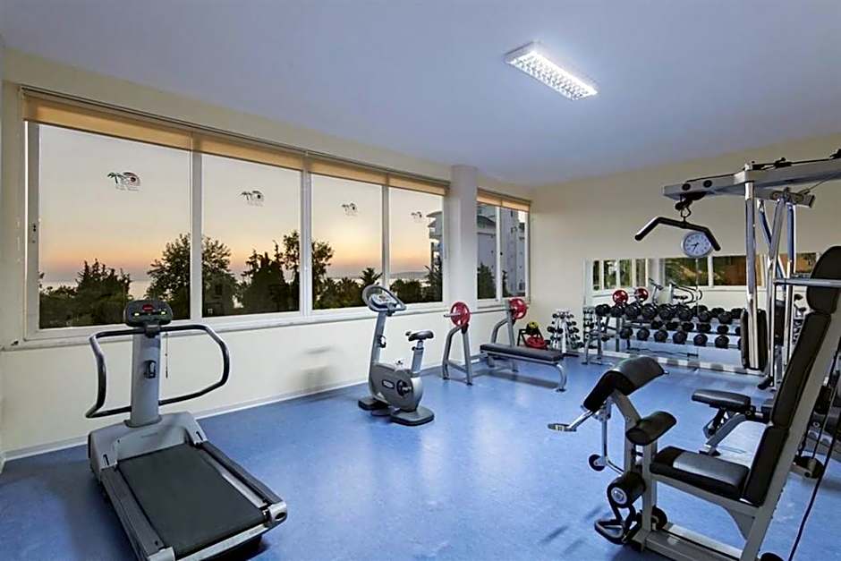 ARMAS GREEN FUGLA BEACH