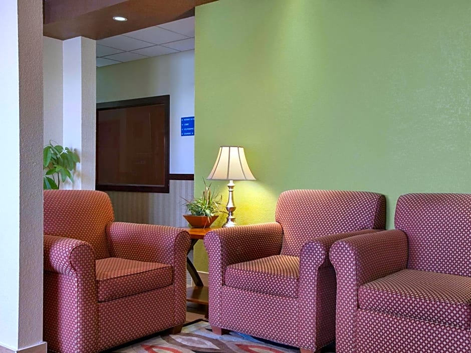 Quality Inn & Suites Benton Harbor - St. Joseph