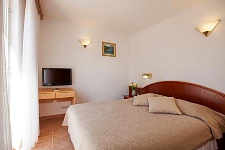 Special Offer - Double Room  with Balcony and Sea View - Half Board Included