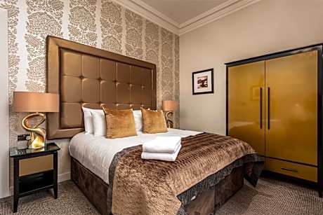 Deluxe King or Twin Room