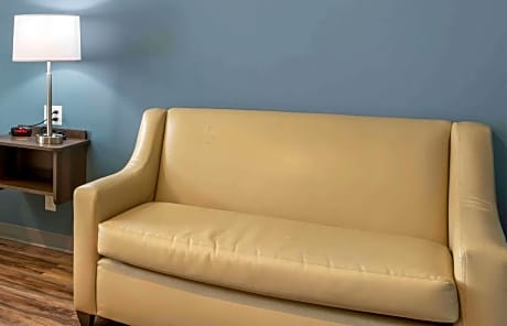 Deluxe King Studio