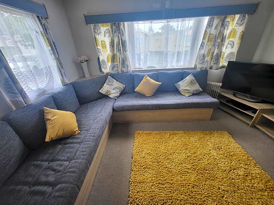 The Abi Joseph @Combe Haven