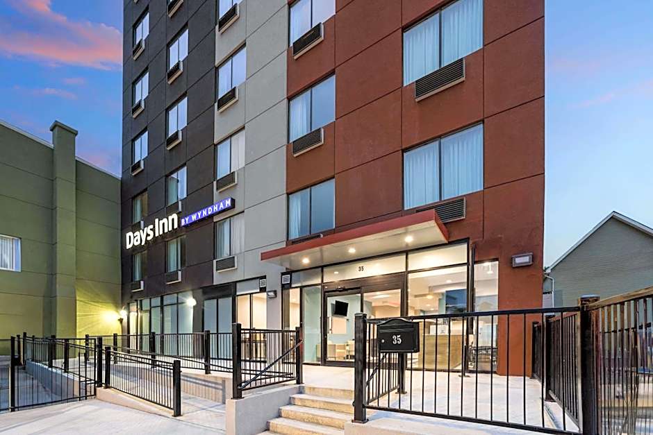 Days Inn by Wyndham Staten Island