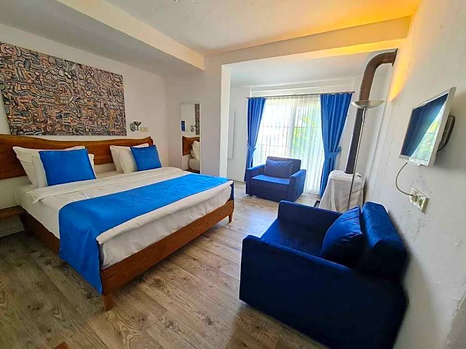 Rebetiko Hotel