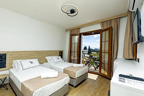 Deluxe Double or Twin Room with Balcony