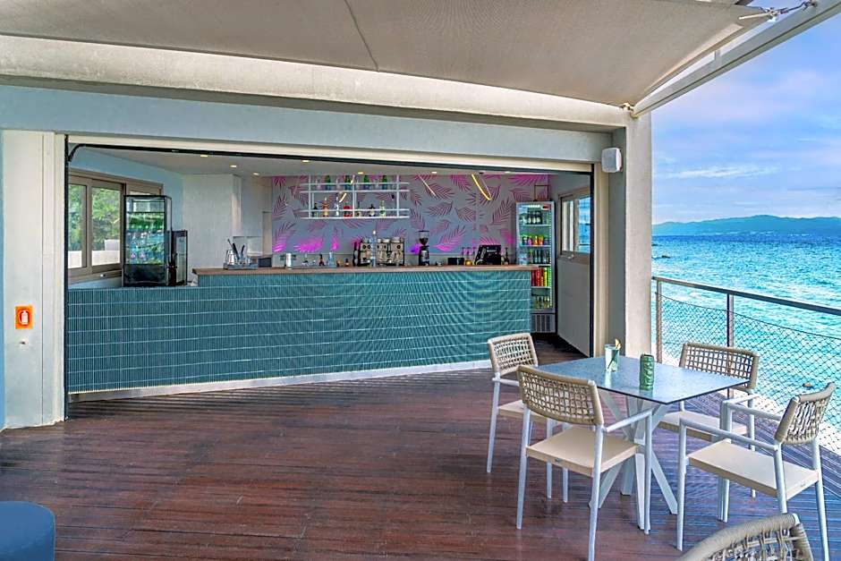 Ammon Zeus Luxury Beach Hotel