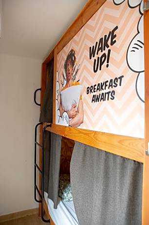 Bed in 8-Bed Mixed Dormitory Room