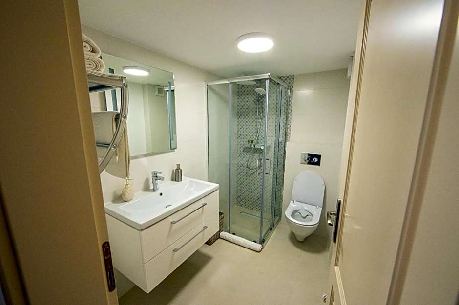 VISAJ Deluxe Downtown