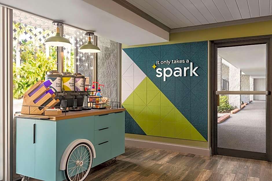 Spark by Hilton Sarasota Siesta Key Gateway