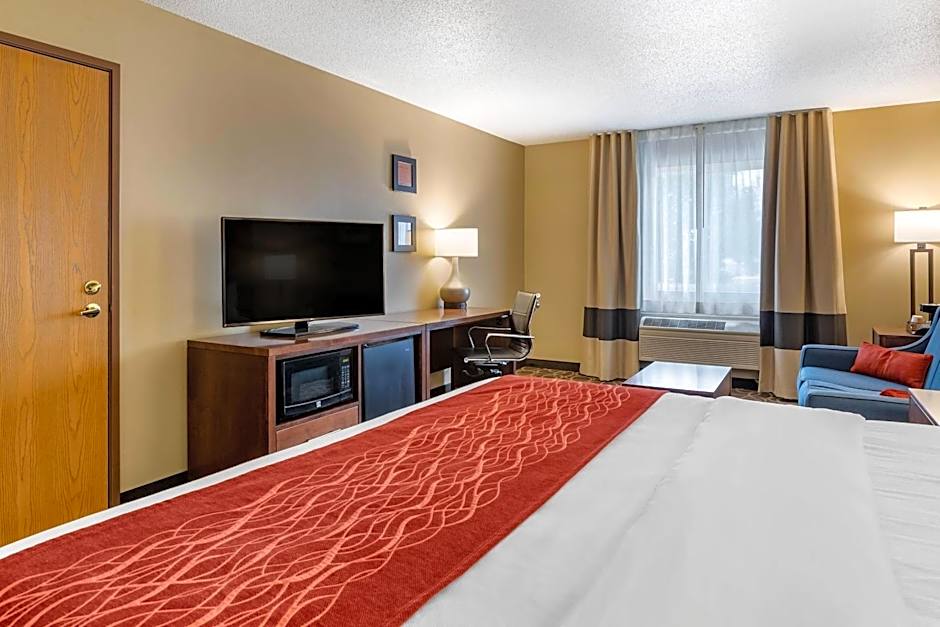 Comfort Inn Dyersville Near Field of Dreams