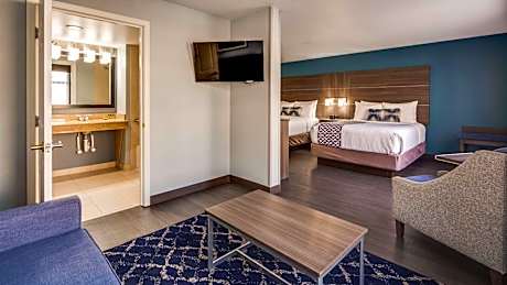 Queen Room with Two Queen Beds and Sofa Bed - Non-Smoking