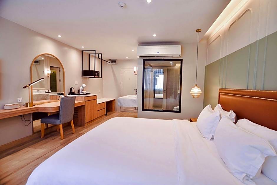 Thee Bangkok Hotel by TH District