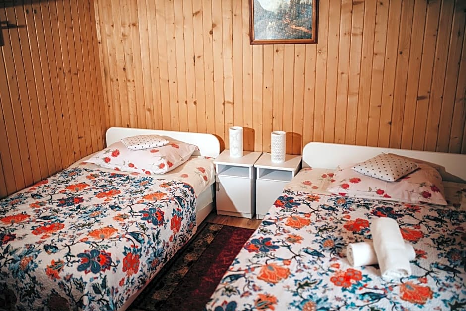 Dom Wypoczynkowy Trzy Sroczki