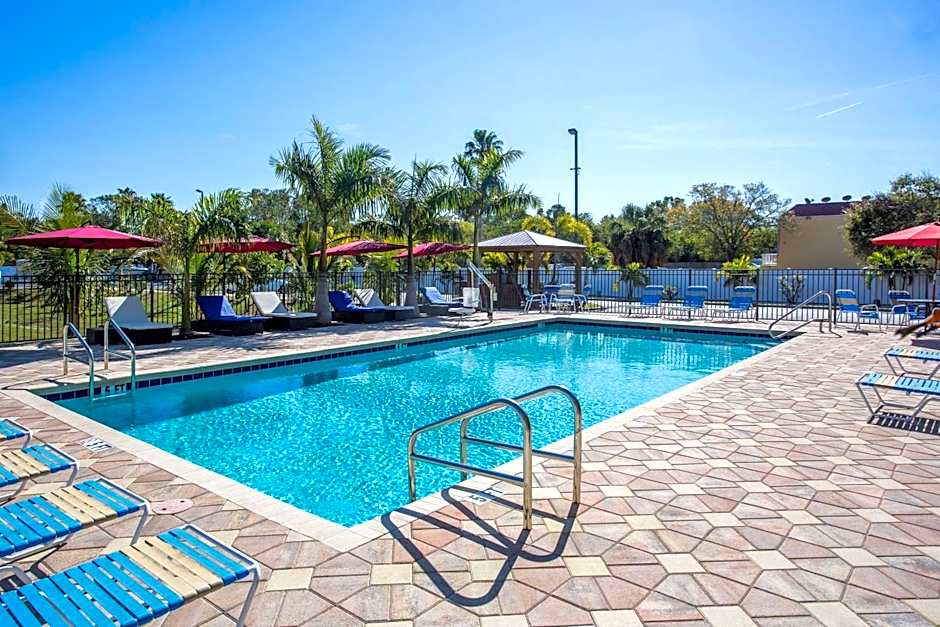 Days Inn by Wyndham Sarasota Bay