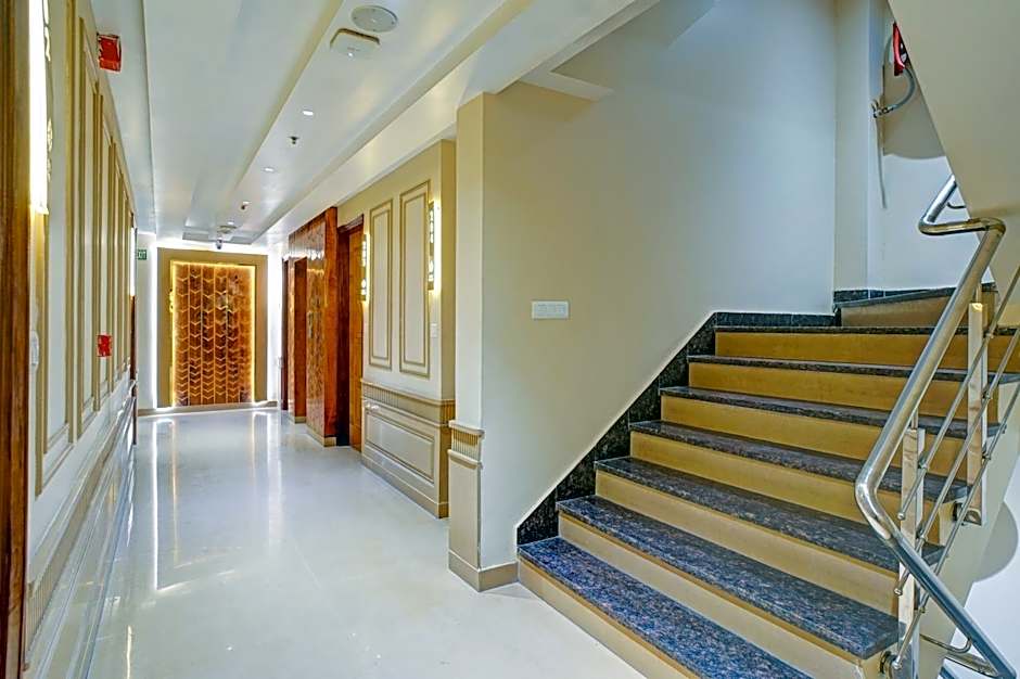 Hotel Gold Palace - 03 Mins Walk From New Delhi Railway Station
