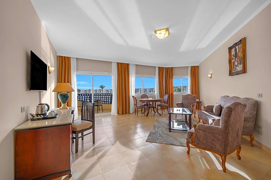 Photo 1 of 4 of Suite, Pool View