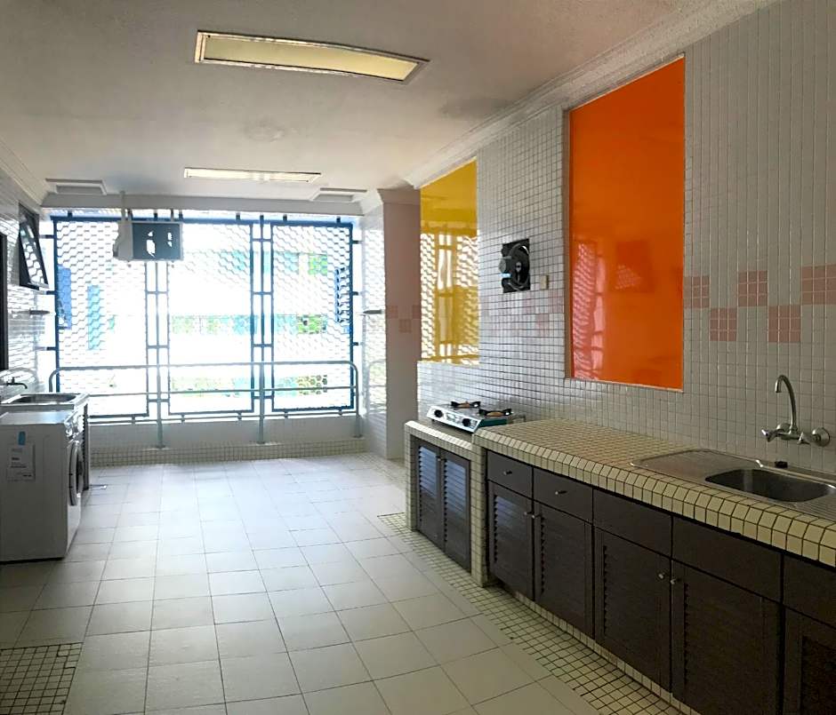 Rimbun Suites & Residences