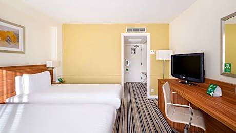 Standard Room with Two Single Beds