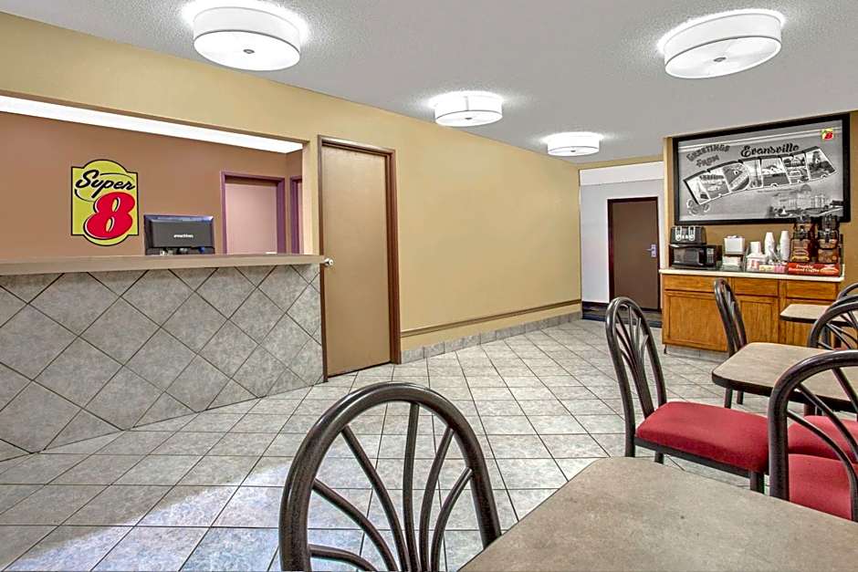 Super 8 by Wyndham Evansville East