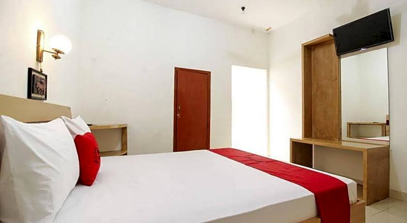 RedDoorz Syariah @ Jalan Menteri Supeno