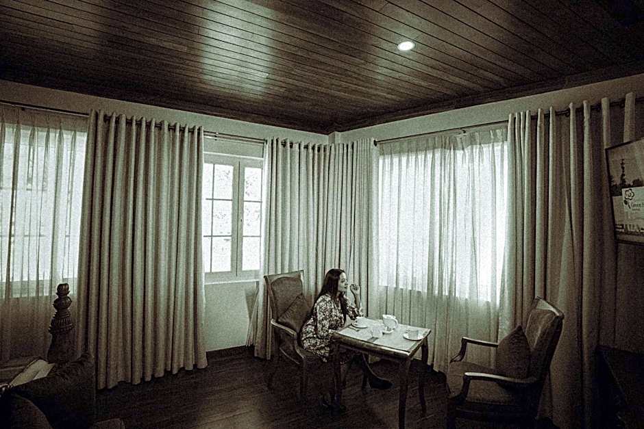 Araliya Green Hills Hotel