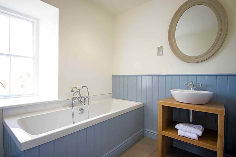 The Hare and Hounds, Levens