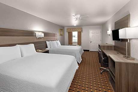 Queen Room with Two Queen Beds - Second Floor/Smoking