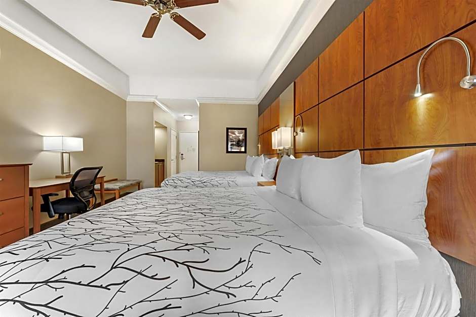 Best Western Plus Silver Saddle Inn