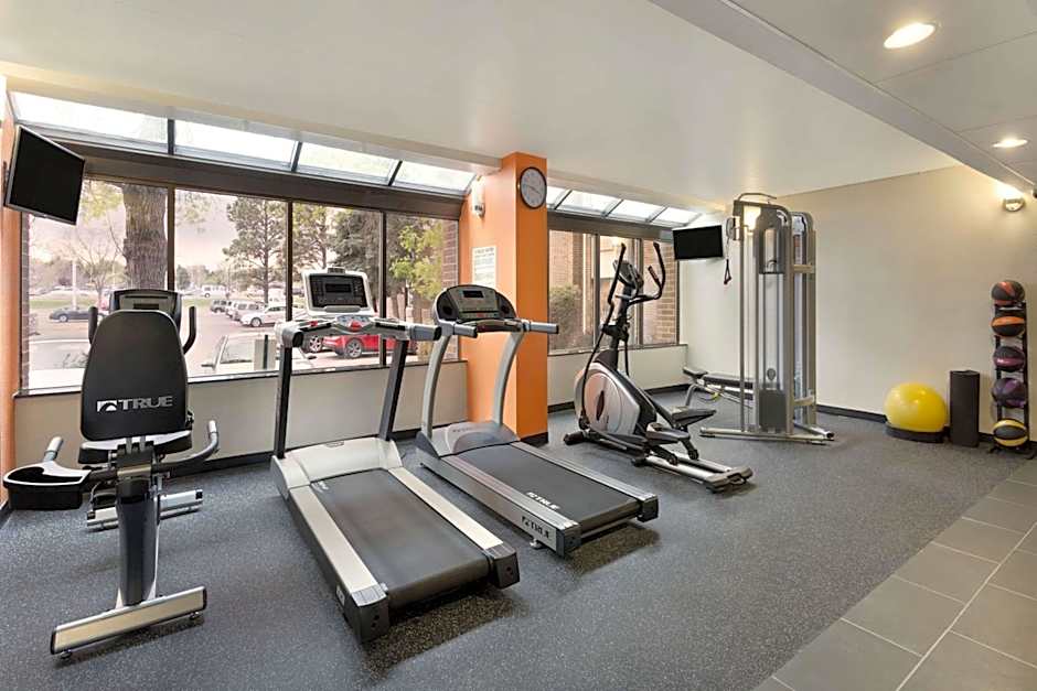 Super 8 by Wyndham Westminster Denver North