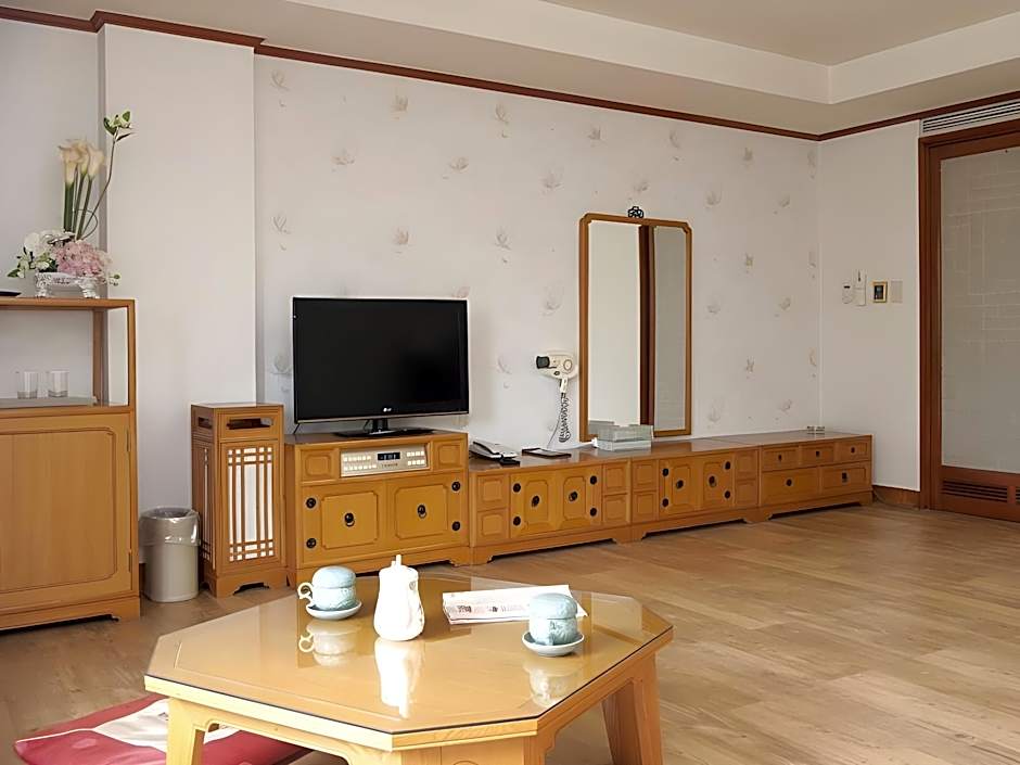 Onyang Hot Spring Hotel 