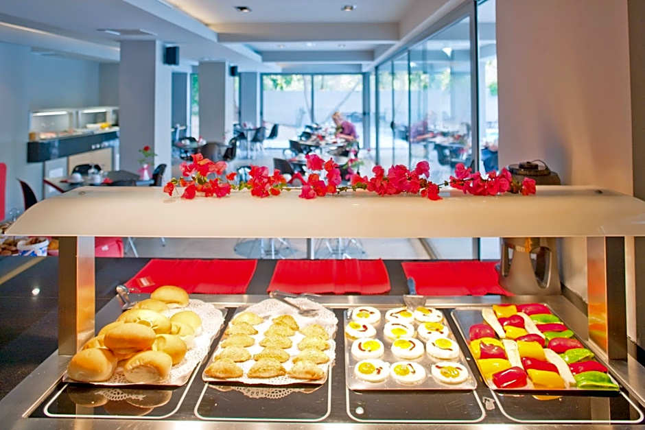 Oktober Downtown Rooms