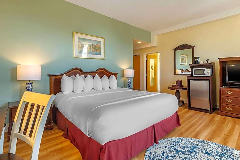 The Carriage House Inn Newport