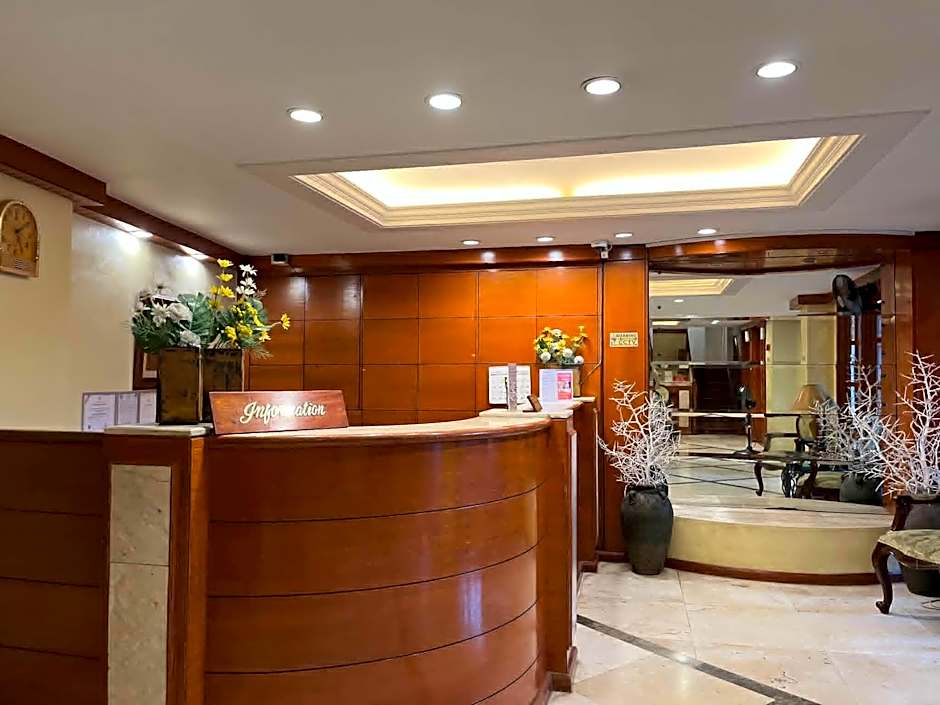 The Manor Hotel